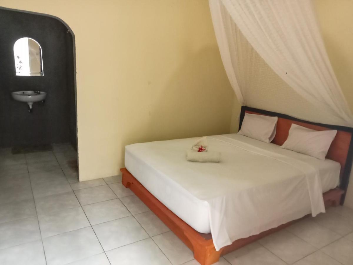 Tangkoko Ranger Homestay Bitung Exterior photo