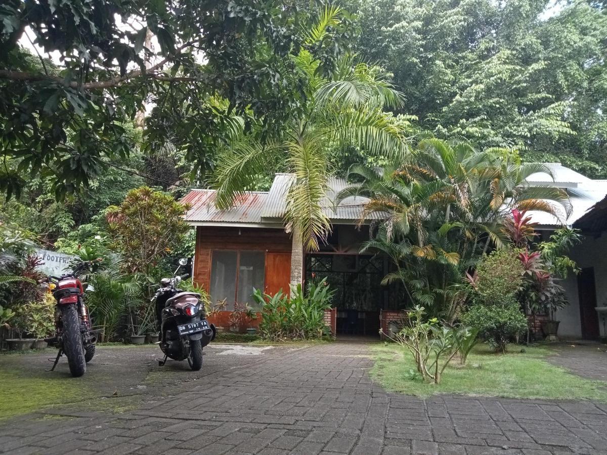 Tangkoko Ranger Homestay Bitung Exterior photo