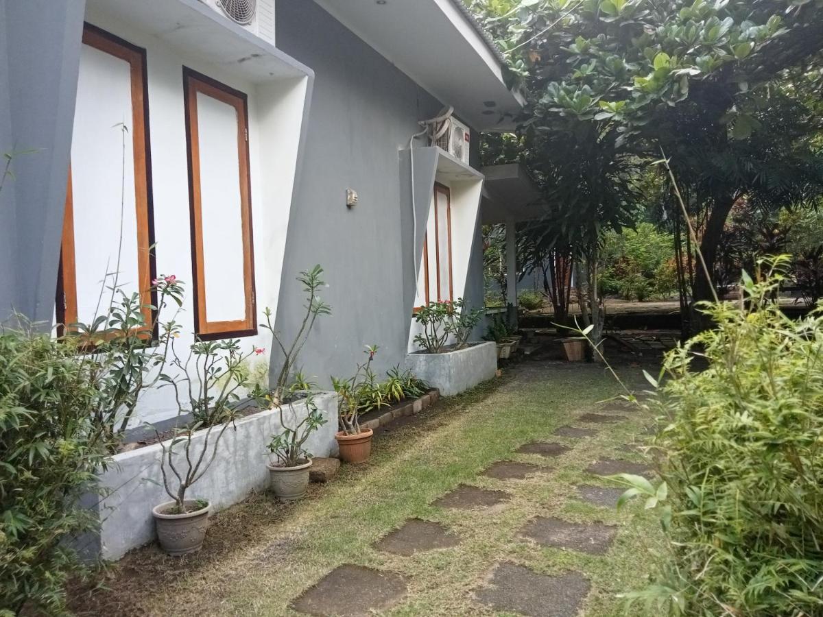 Tangkoko Ranger Homestay Bitung Exterior photo