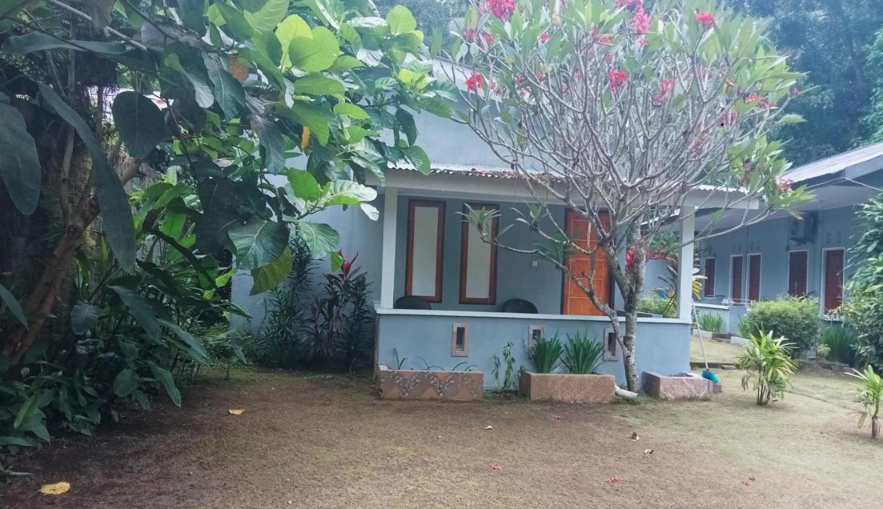 Tangkoko Ranger Homestay Bitung Exterior photo