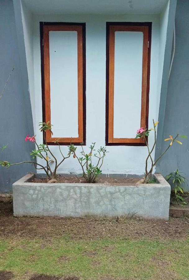 Tangkoko Ranger Homestay Bitung Exterior photo
