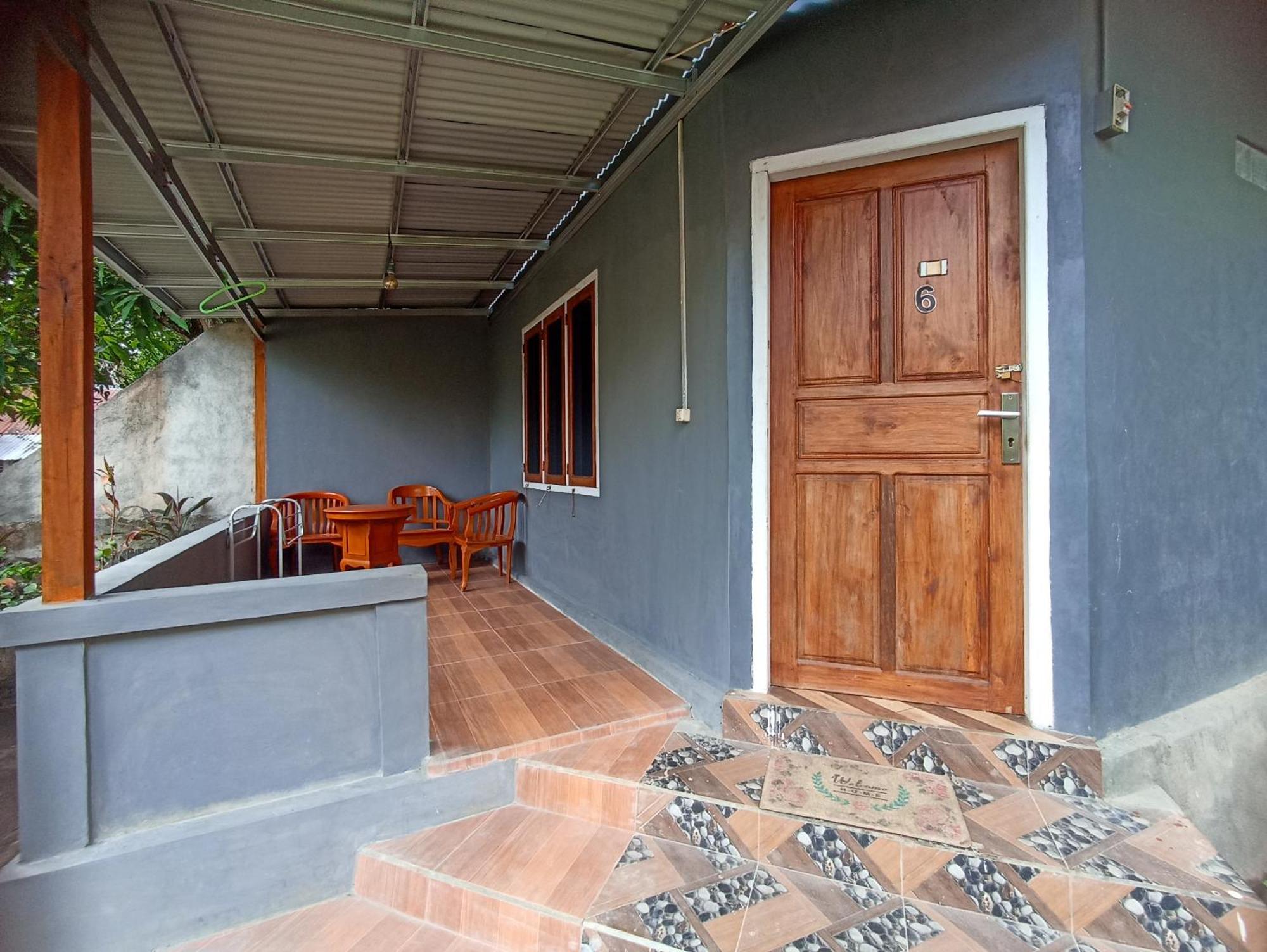 Tangkoko Ranger Homestay Bitung Exterior photo